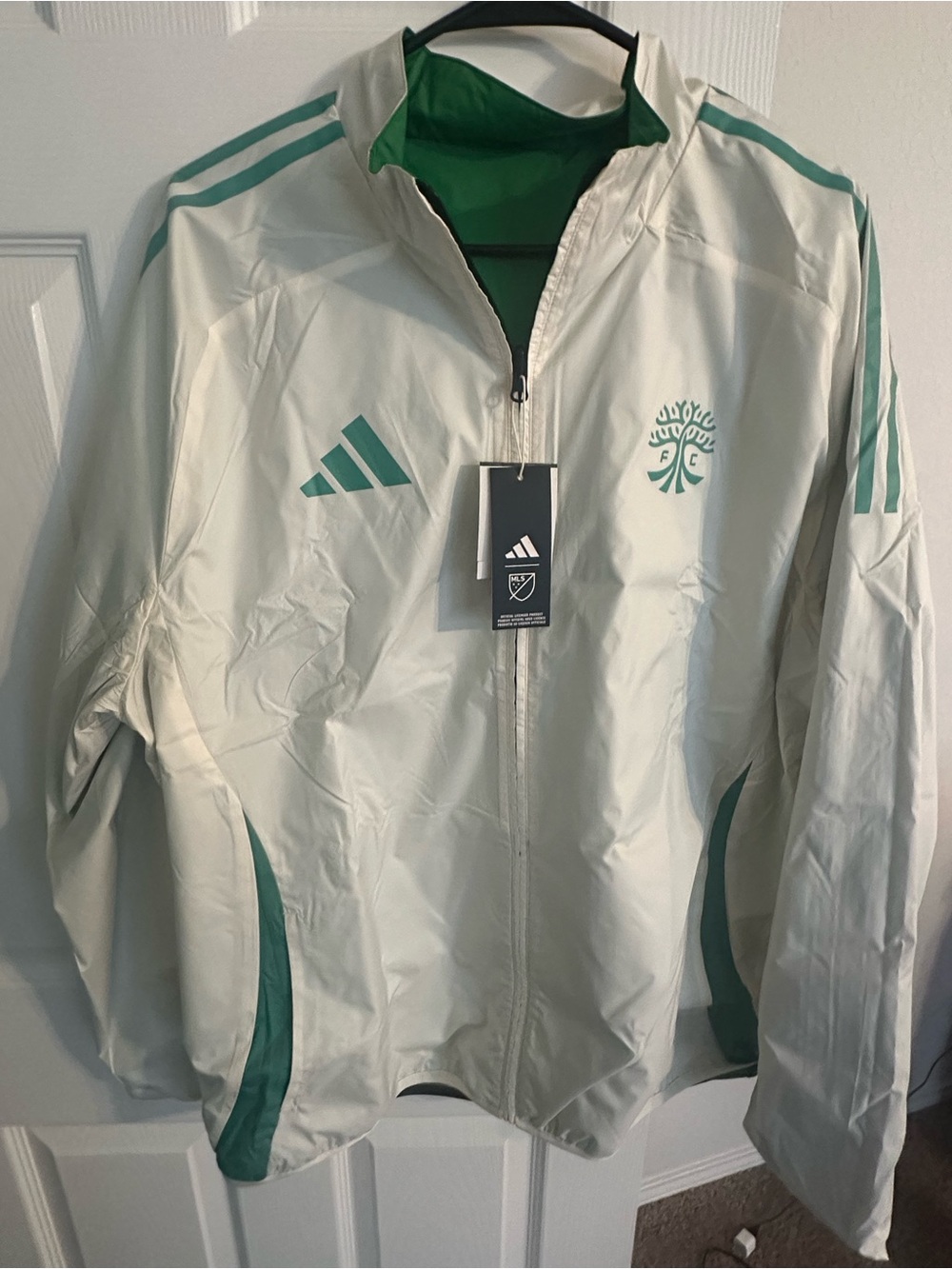 Adidas white and green “REVERSIBLE Lightweight Austin FC jacket!